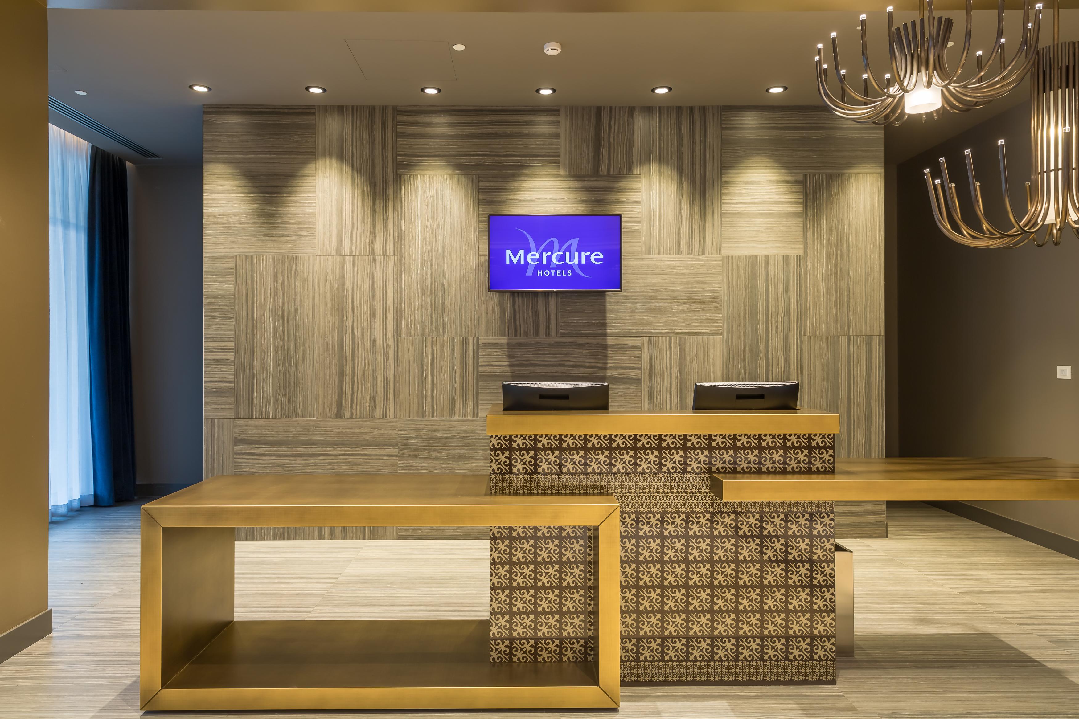 Mercure Almaty City Center 외부 사진