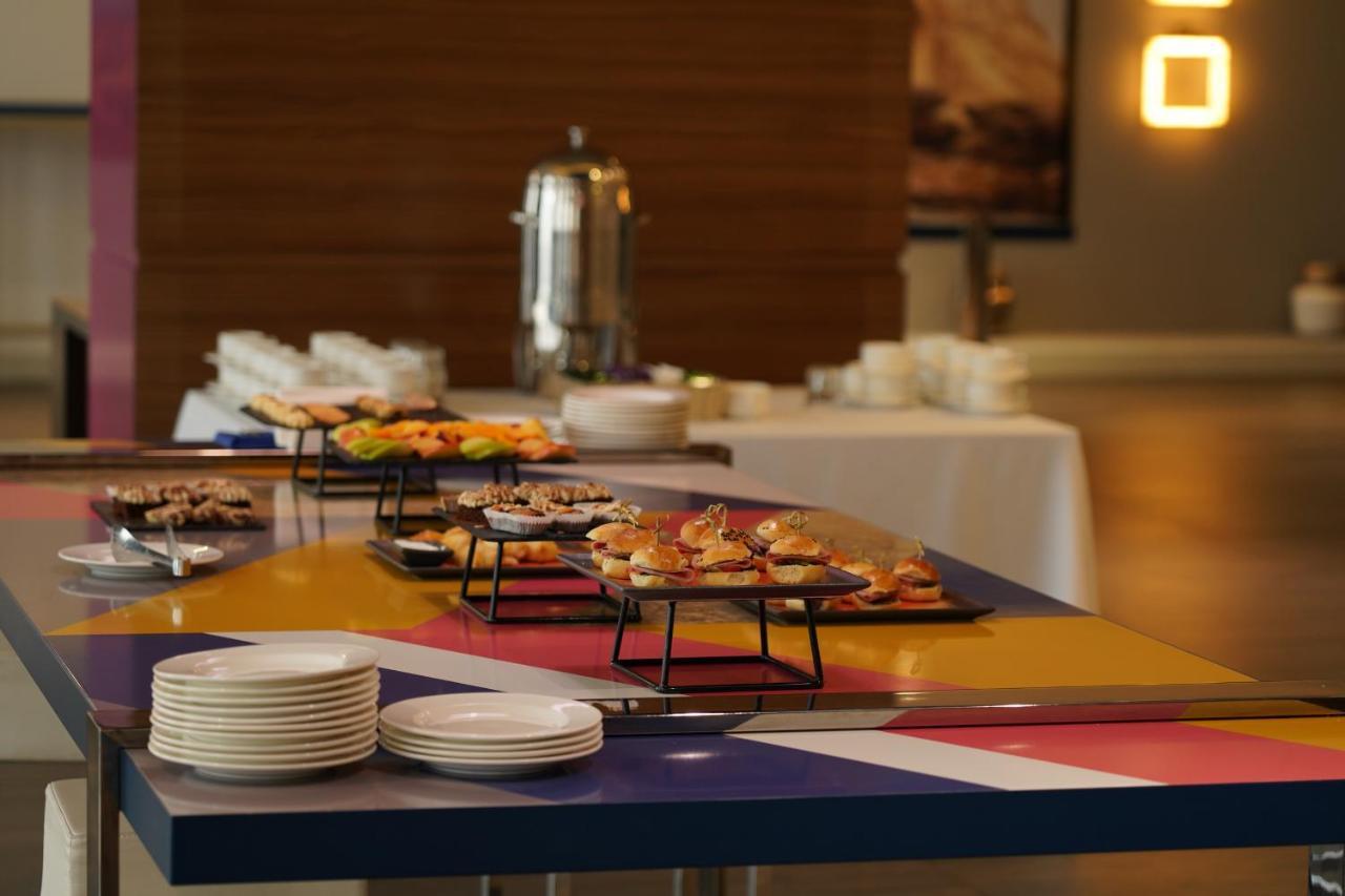 Mercure Almaty City Center 외부 사진