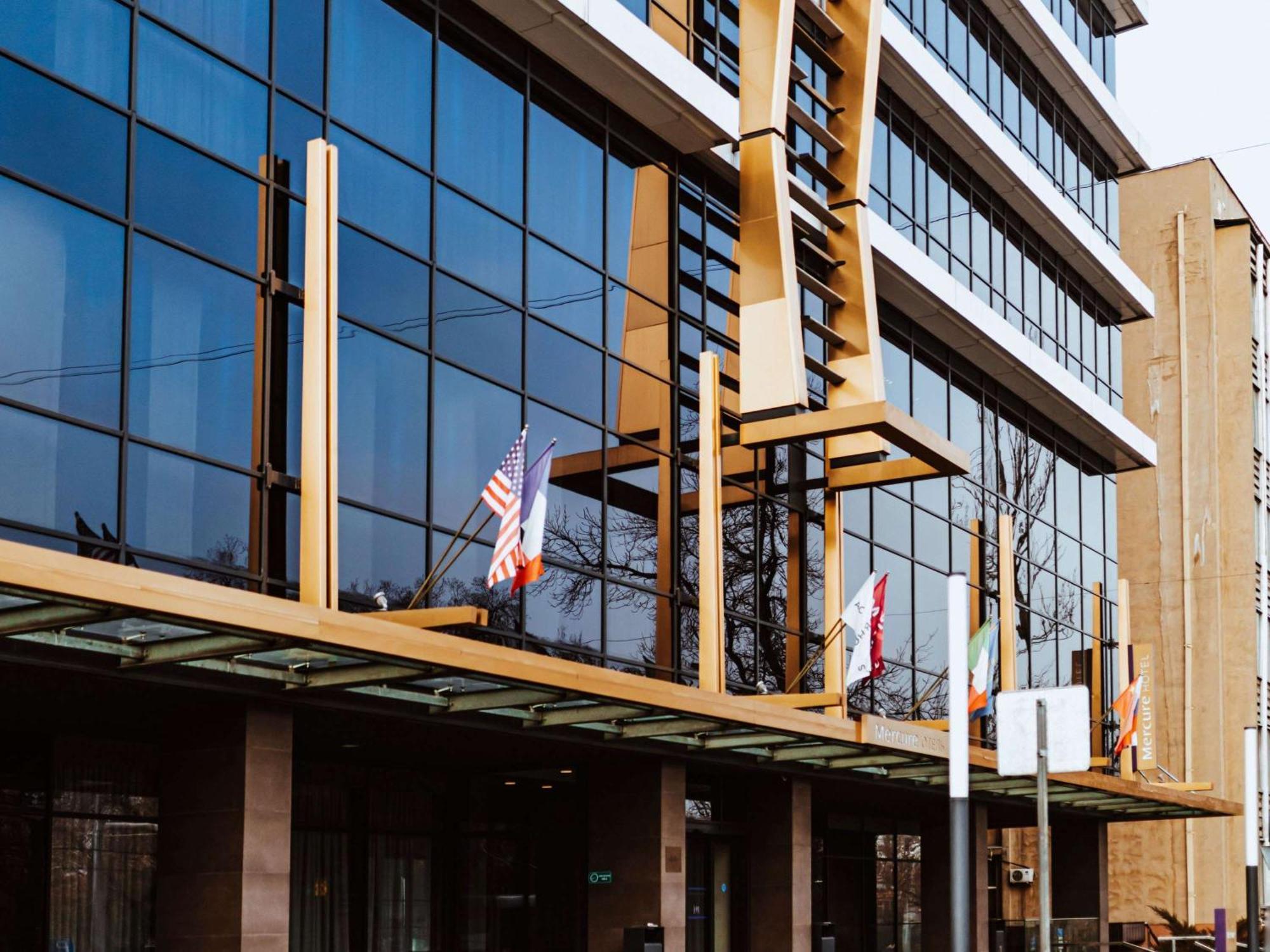 Mercure Almaty City Center 외부 사진